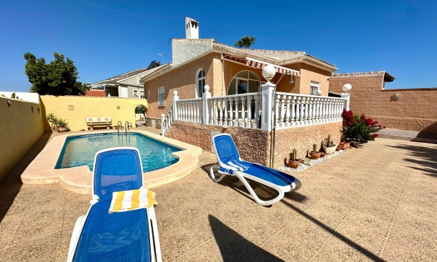 Villa for sale - Property for sale - Torrevieja - 4163MB