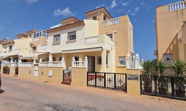 Villa for sale - Propiedad en venta - Torrevieja - La Torreta