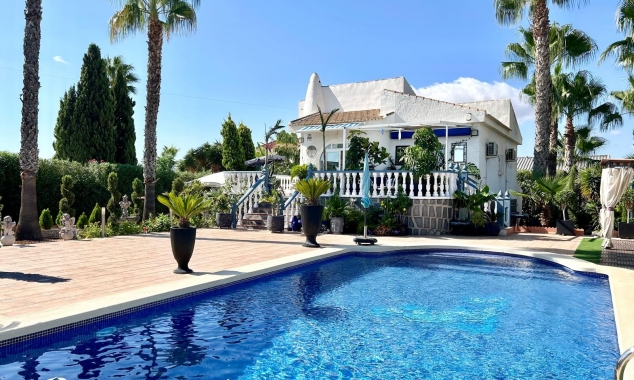 Villa for sale - Propiedad en venta - Torrevieja - San Luis