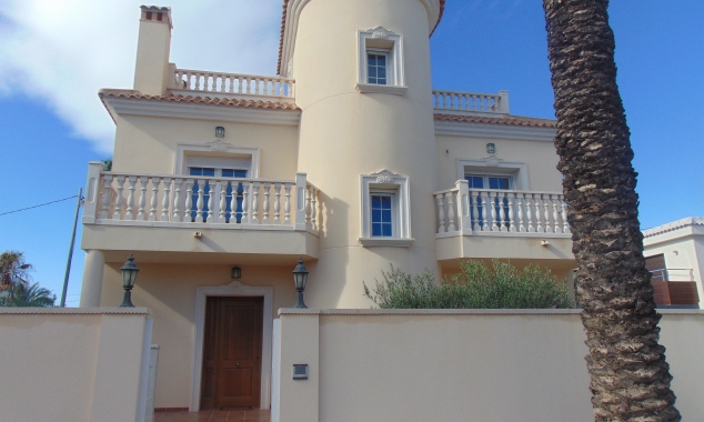 Villa for sale - Propriété à vendre - Orihuela Costa - Cabo Roig