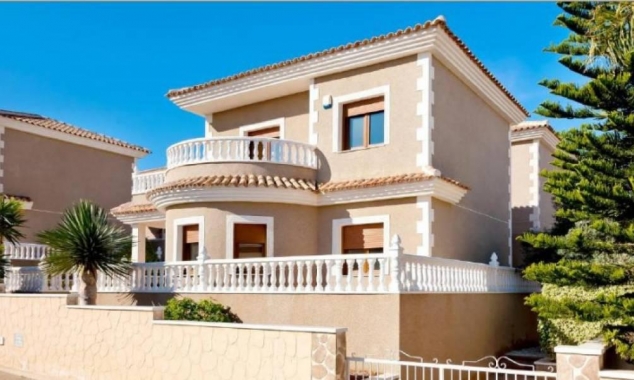 Villa for sale - Propriété neuve à vendre - Torrevieja - Los Altos