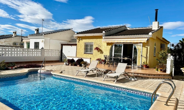 Villa te koop - Eigendom verkocht - Torrevieja - La Siesta