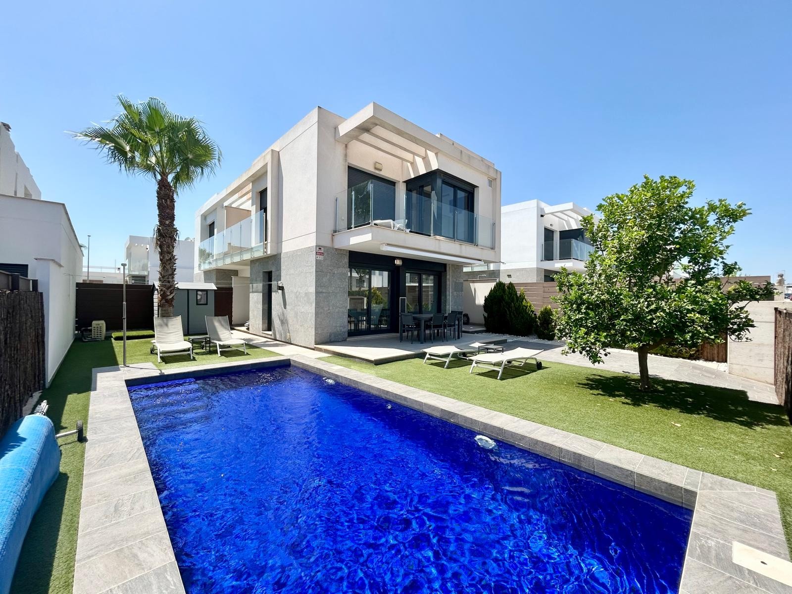 Property for sale - Villa for sale - Orihuela - Vistabella Golf