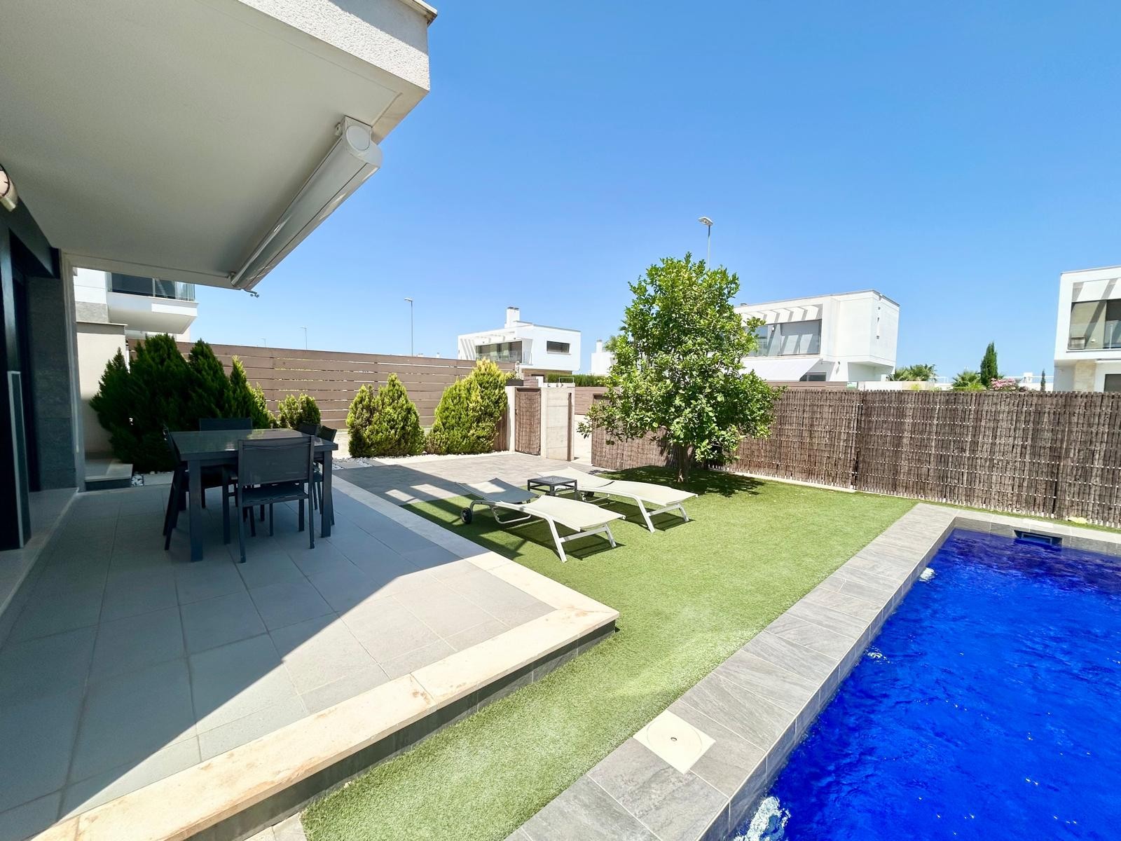 Property for sale - Villa for sale - Orihuela - Vistabella Golf