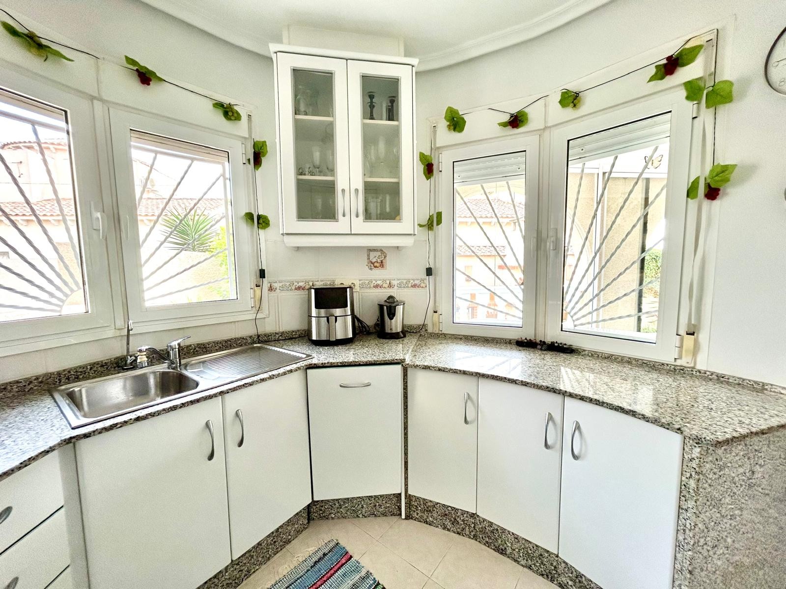 Property for sale - Villa for sale - Torrevieja - San Luis