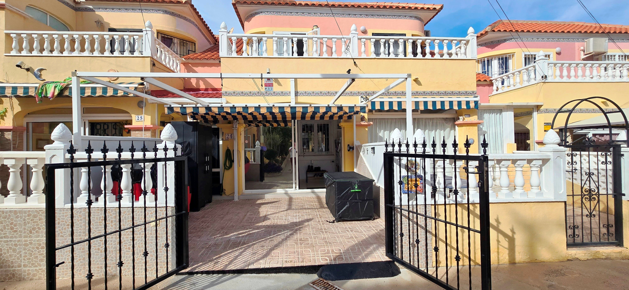 Te koop aangeboden onroerend goed - Rijtjeshuis te koop - Torrevieja - El Chaparral