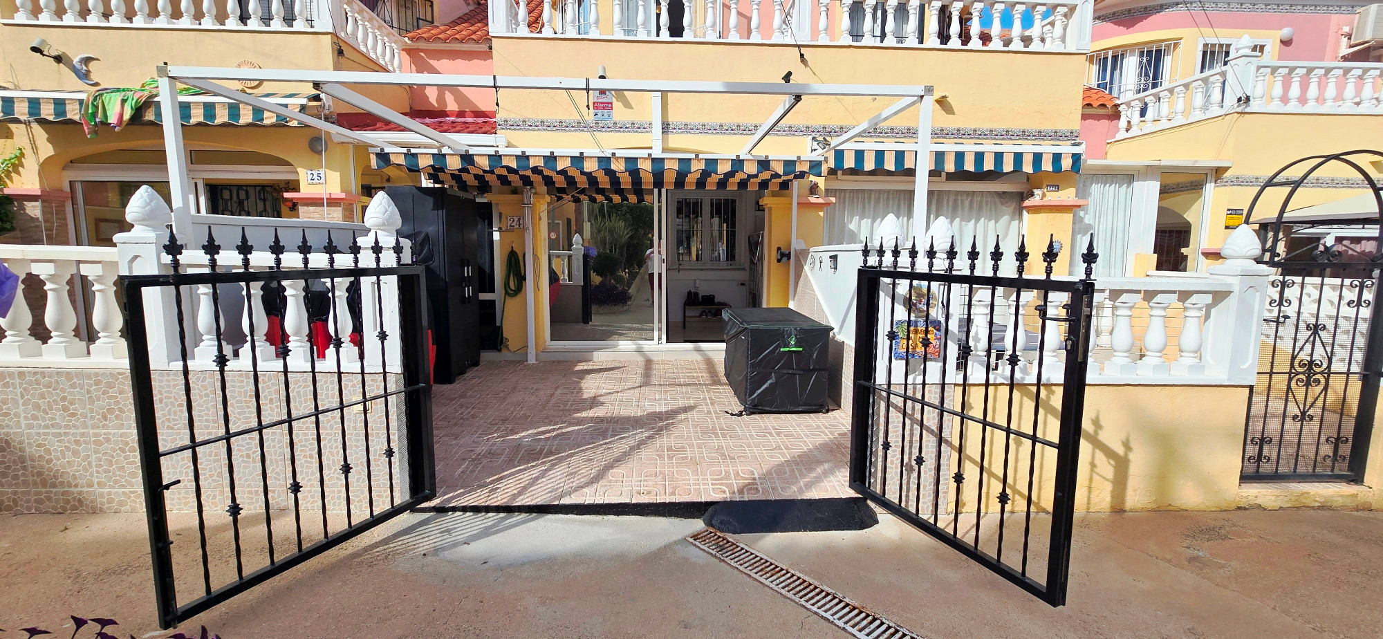 Te koop aangeboden onroerend goed - Rijtjeshuis te koop - Torrevieja - El Chaparral