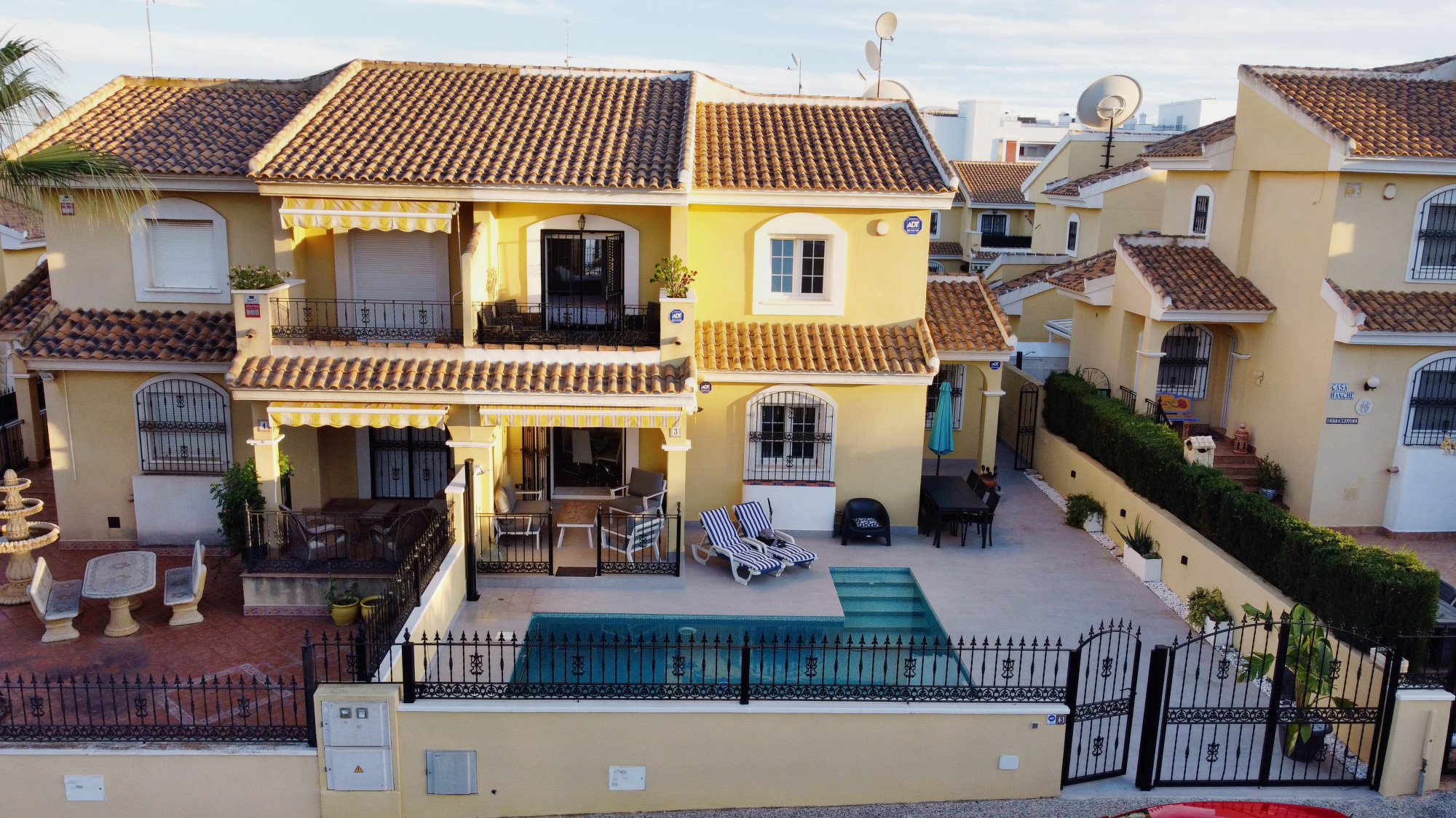 Property for sale - Villa for sale - Orihuela Costa - Los Dolses