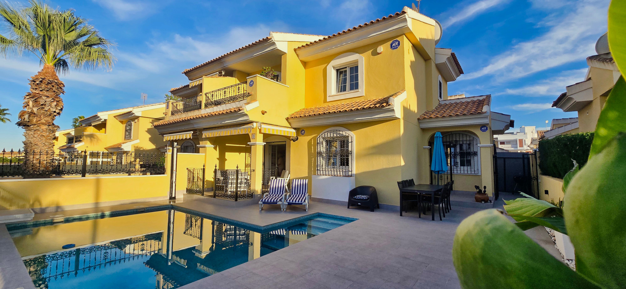 Property for sale - Villa for sale - Orihuela Costa - Los Dolses