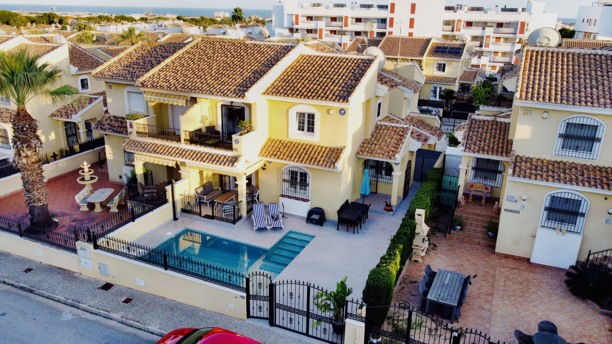 Property for sale - Villa for sale - Orihuela Costa - Los Dolses