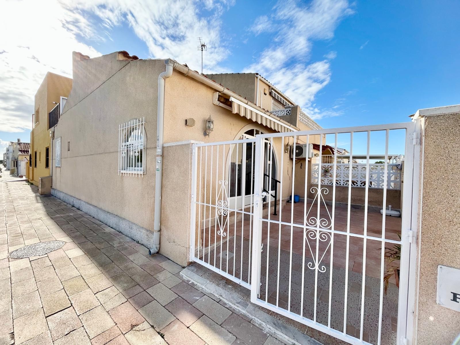 Property for sale - Bungalow for sale - Torrevieja - La Siesta