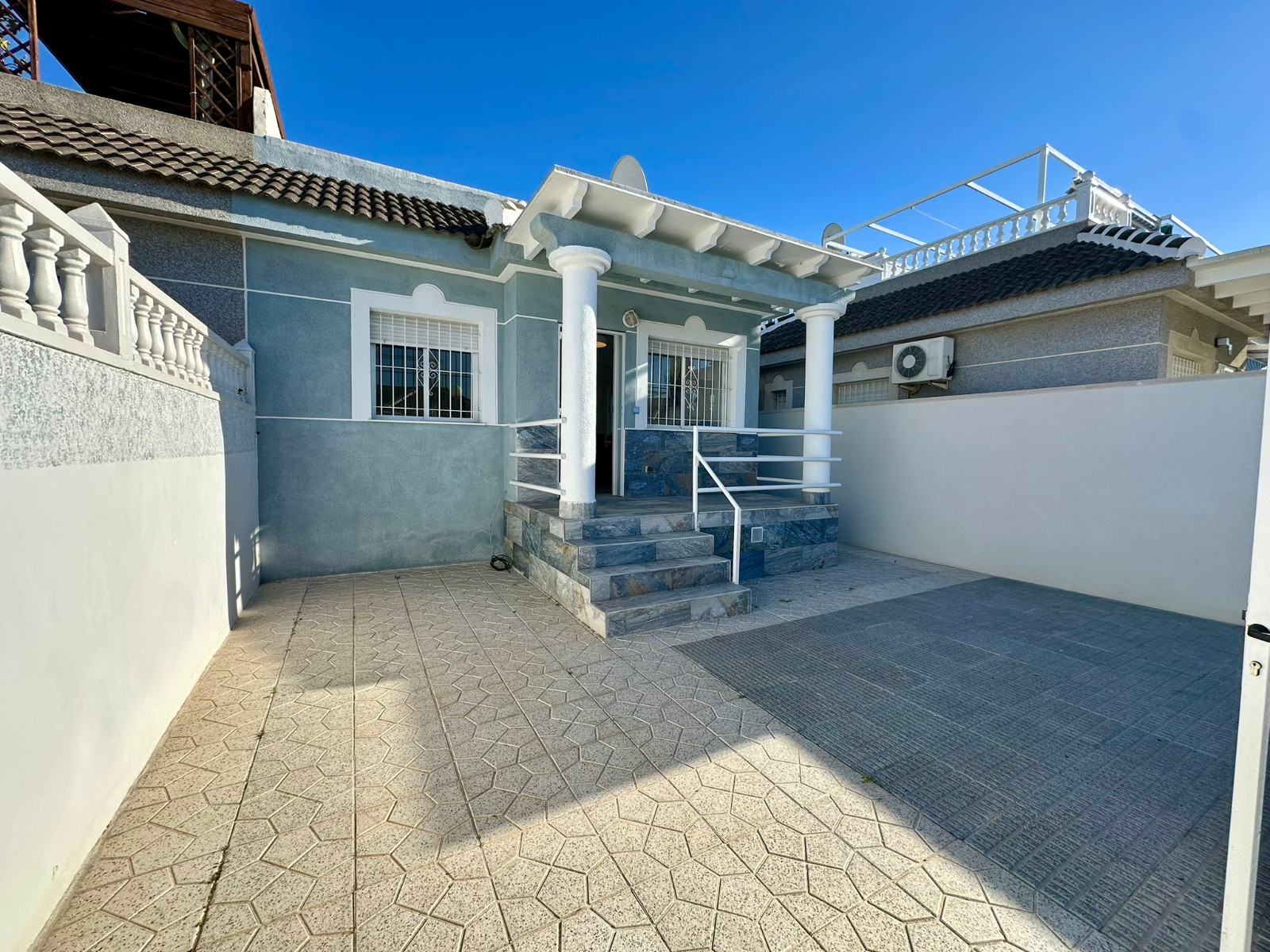 Property for sale - Bungalow for sale - Torrevieja - La Siesta