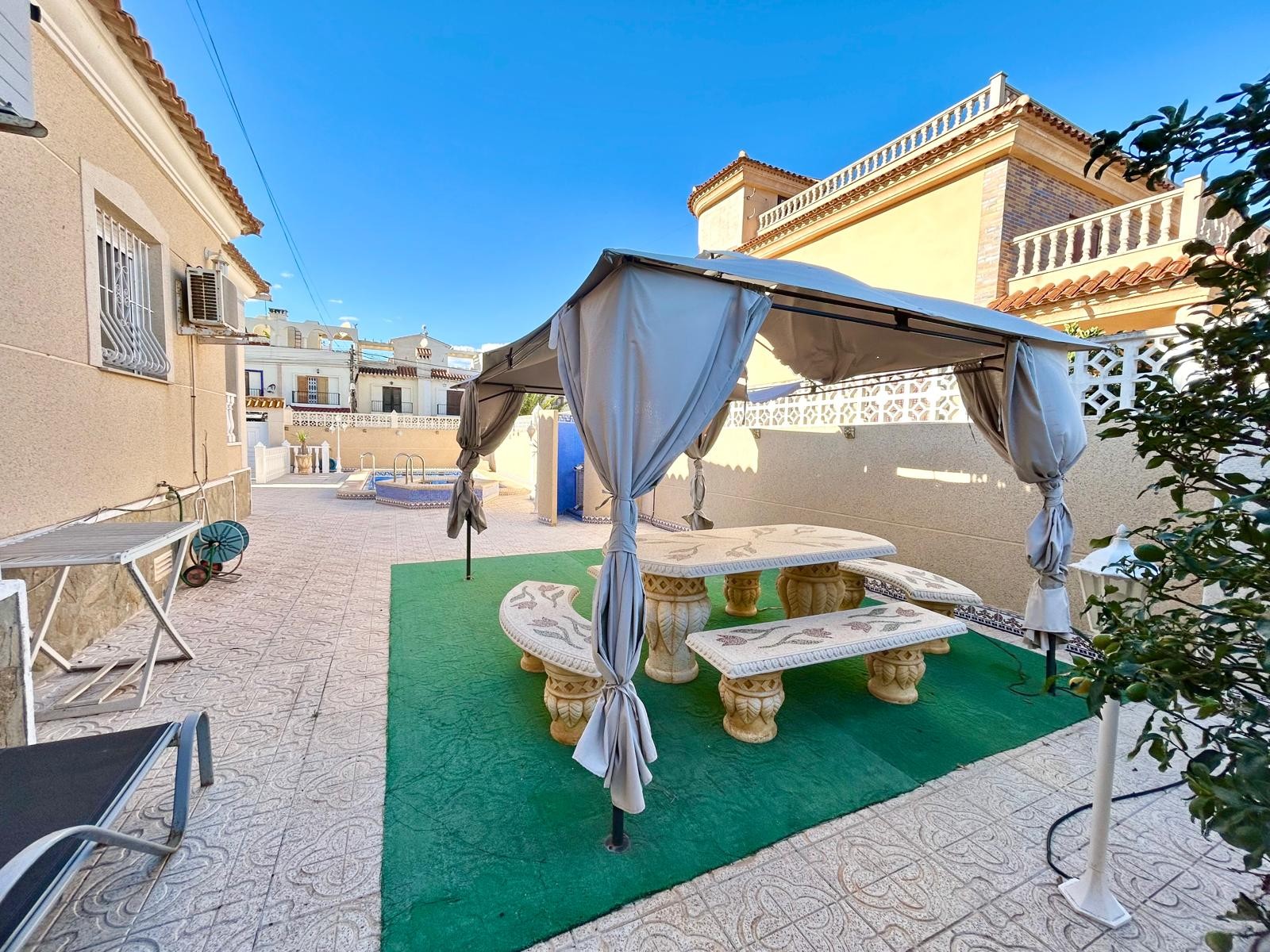 Property for sale - Villa for sale - Torrevieja - El Chaparral