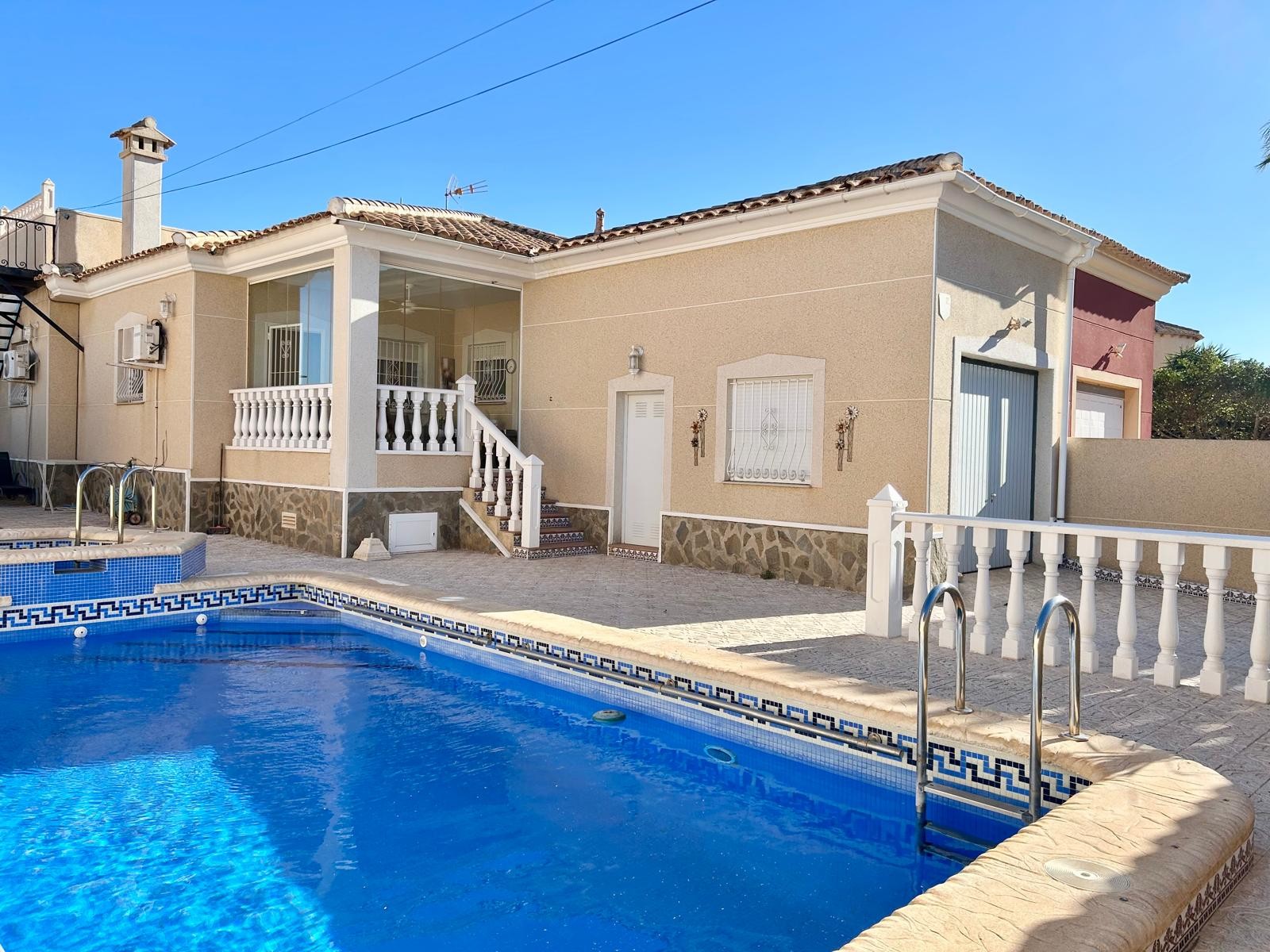 Property for sale - Villa for sale - Torrevieja - El Chaparral