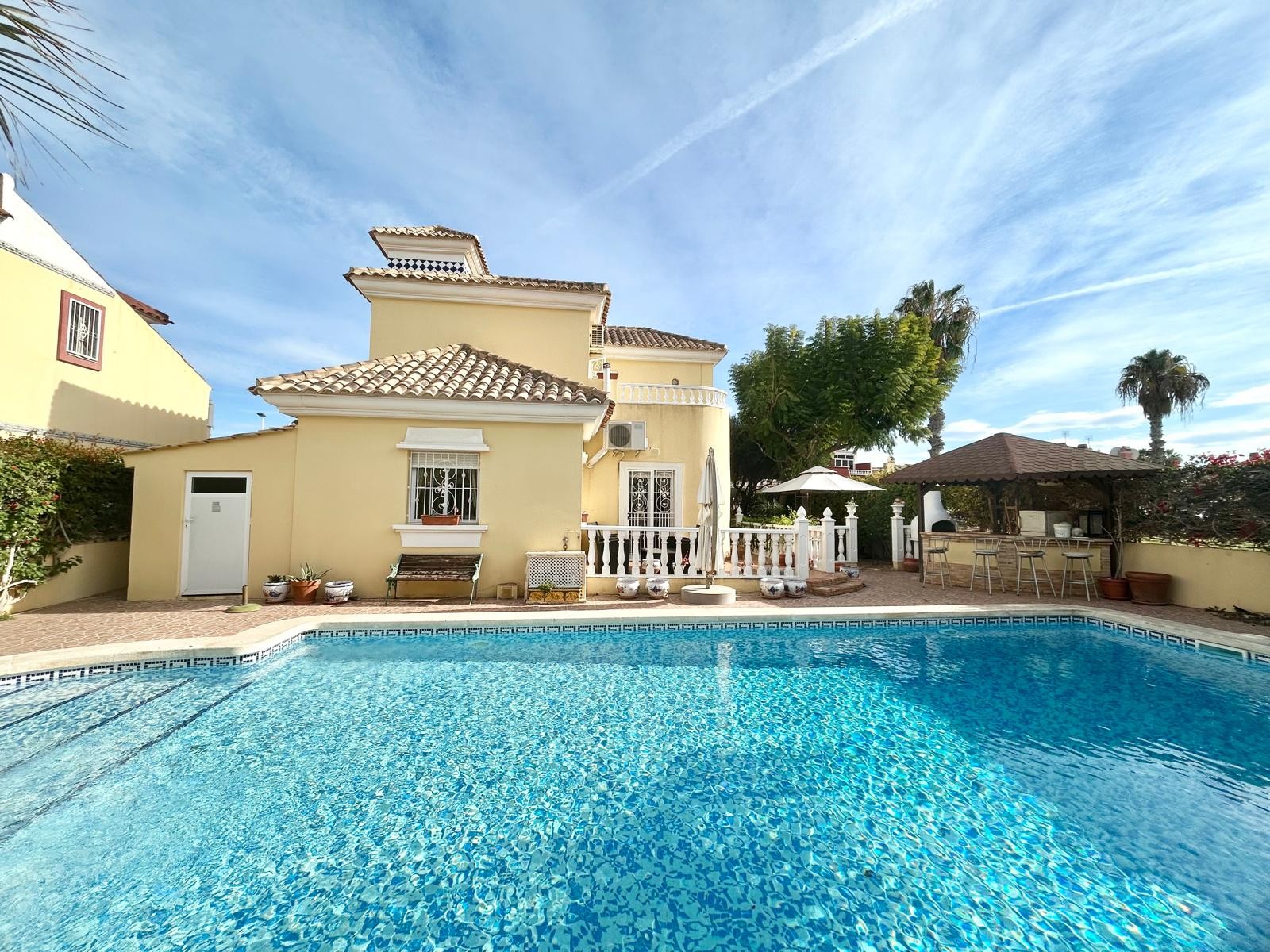 Property for sale - Villa for sale - Torrevieja - La Torreta