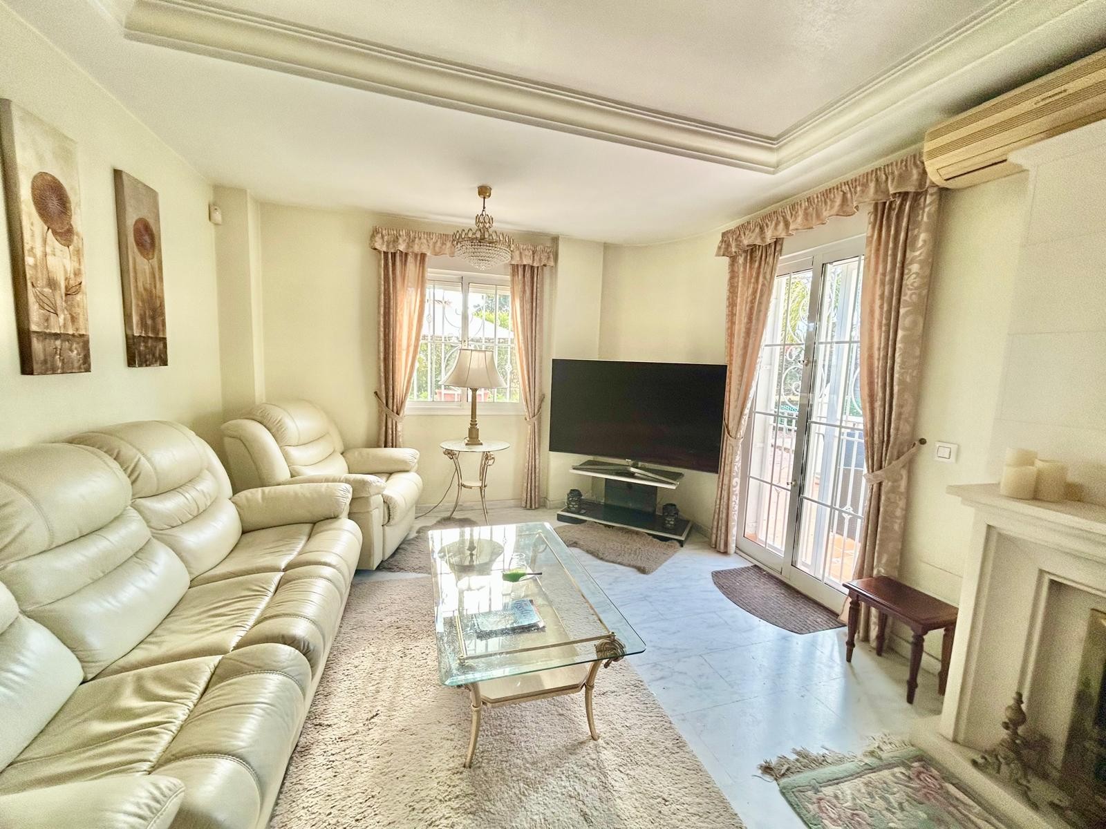 Property for sale - Villa for sale - Torrevieja - La Torreta