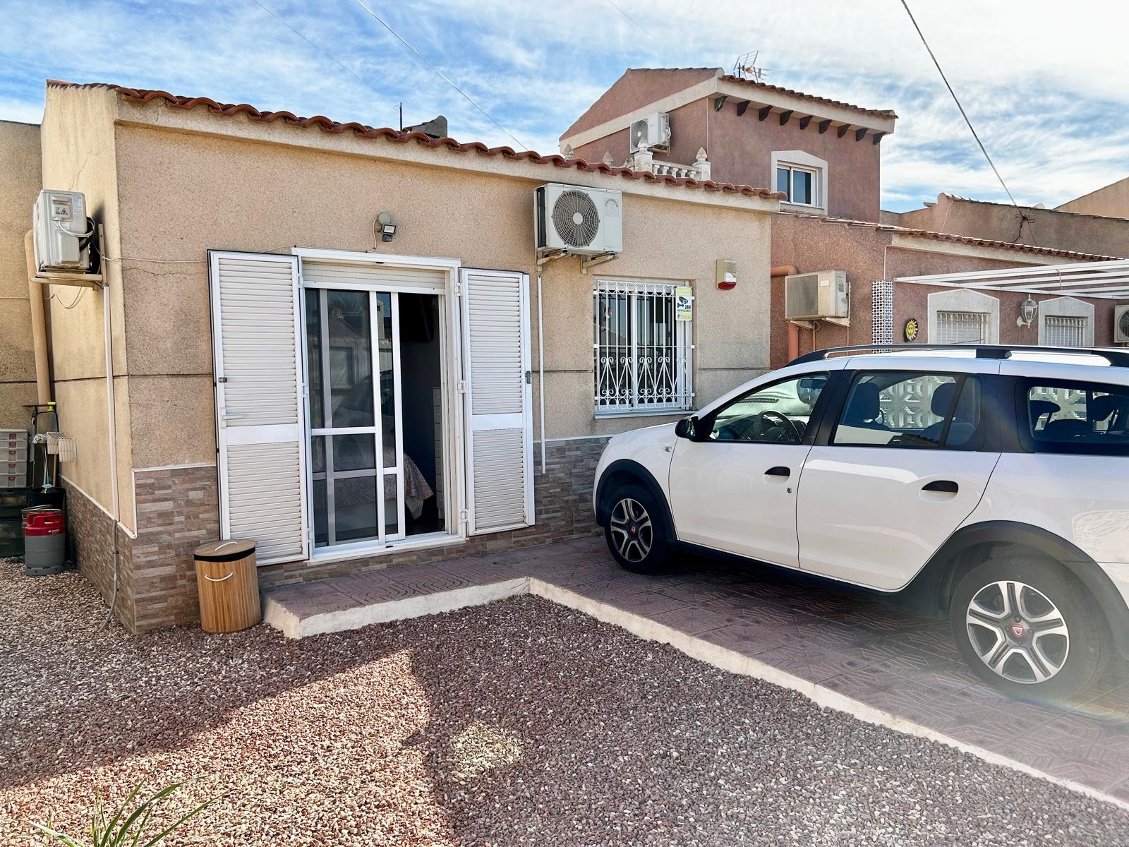 Property for sale - Villa for sale - Torrevieja - La Siesta