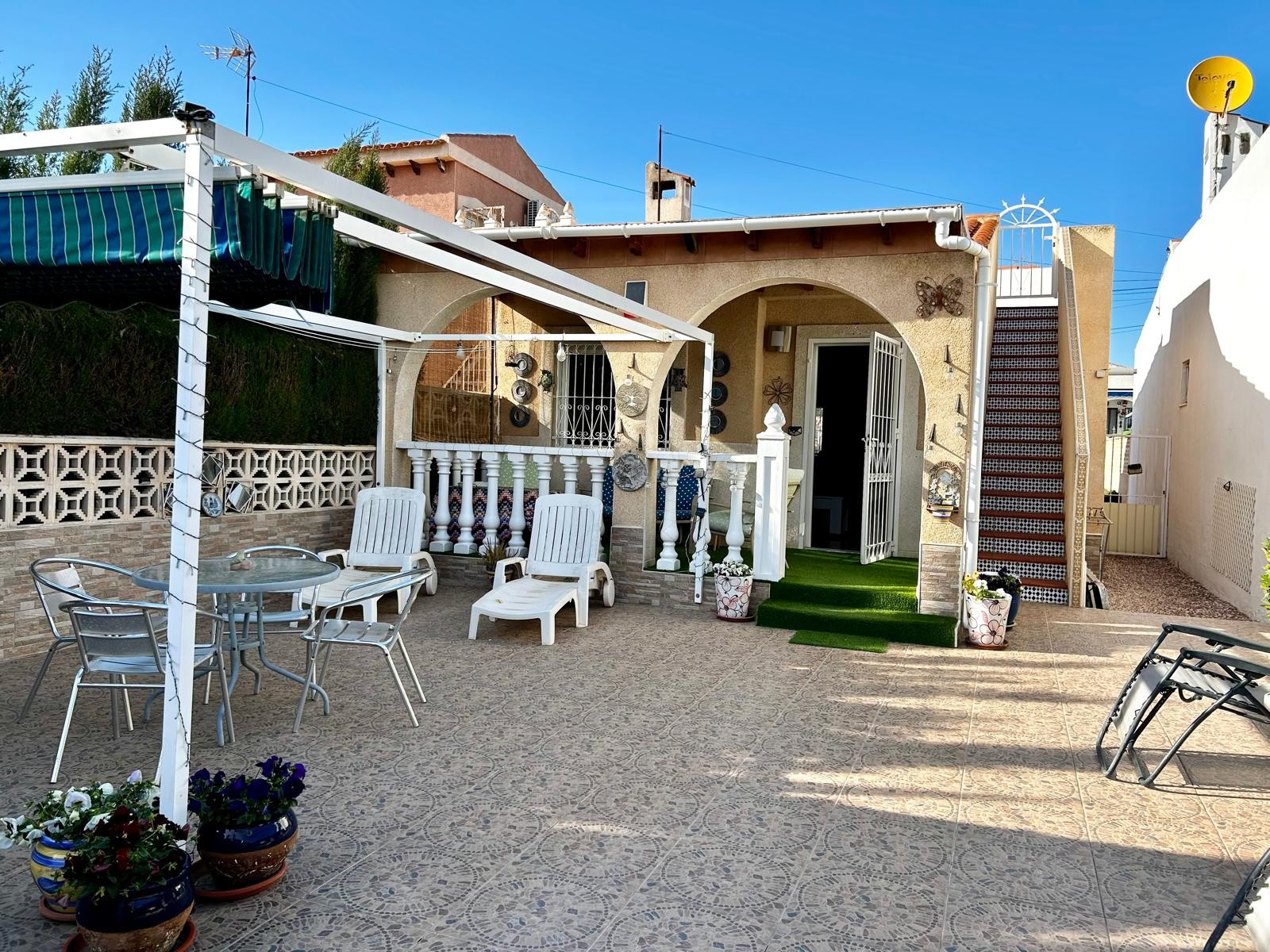 Property for sale - Villa for sale - Torrevieja - La Siesta