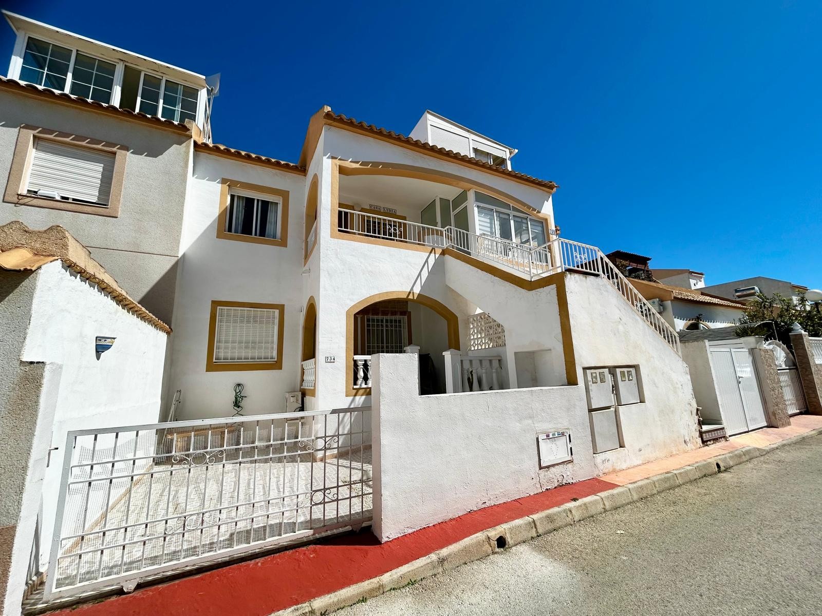 Property for sale - Bungalow for sale - Torrevieja - Altos del Limonar