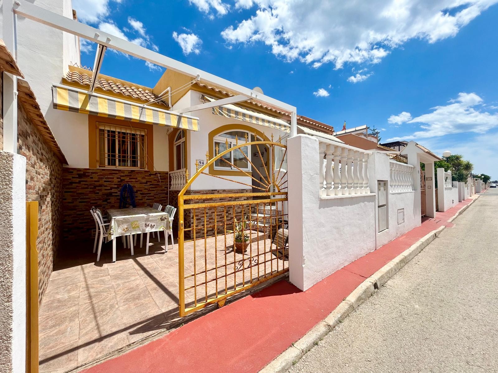 Property for sale - Bungalow for sale - Torrevieja - Altos del Limonar