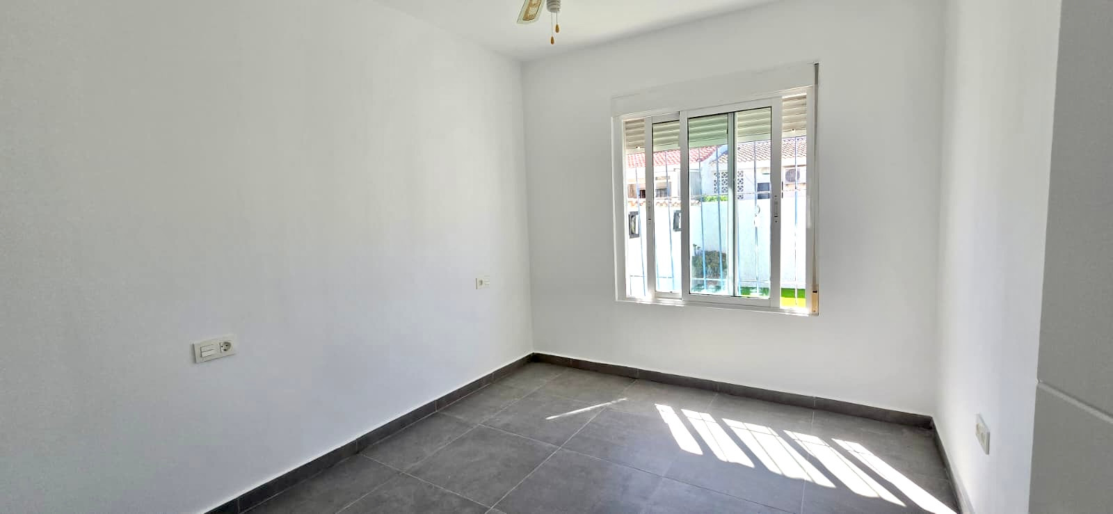 Property for sale - Bungalow for sale - Torrevieja - El Limonar