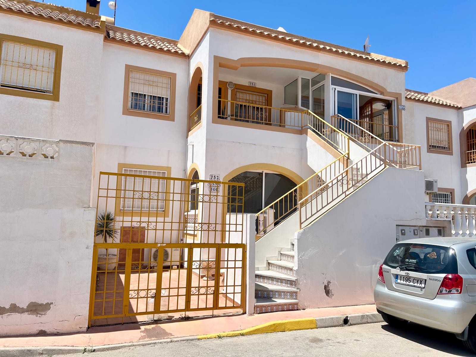 Property for sale - Bungalow for sale - Torrevieja - Altos del Limonar