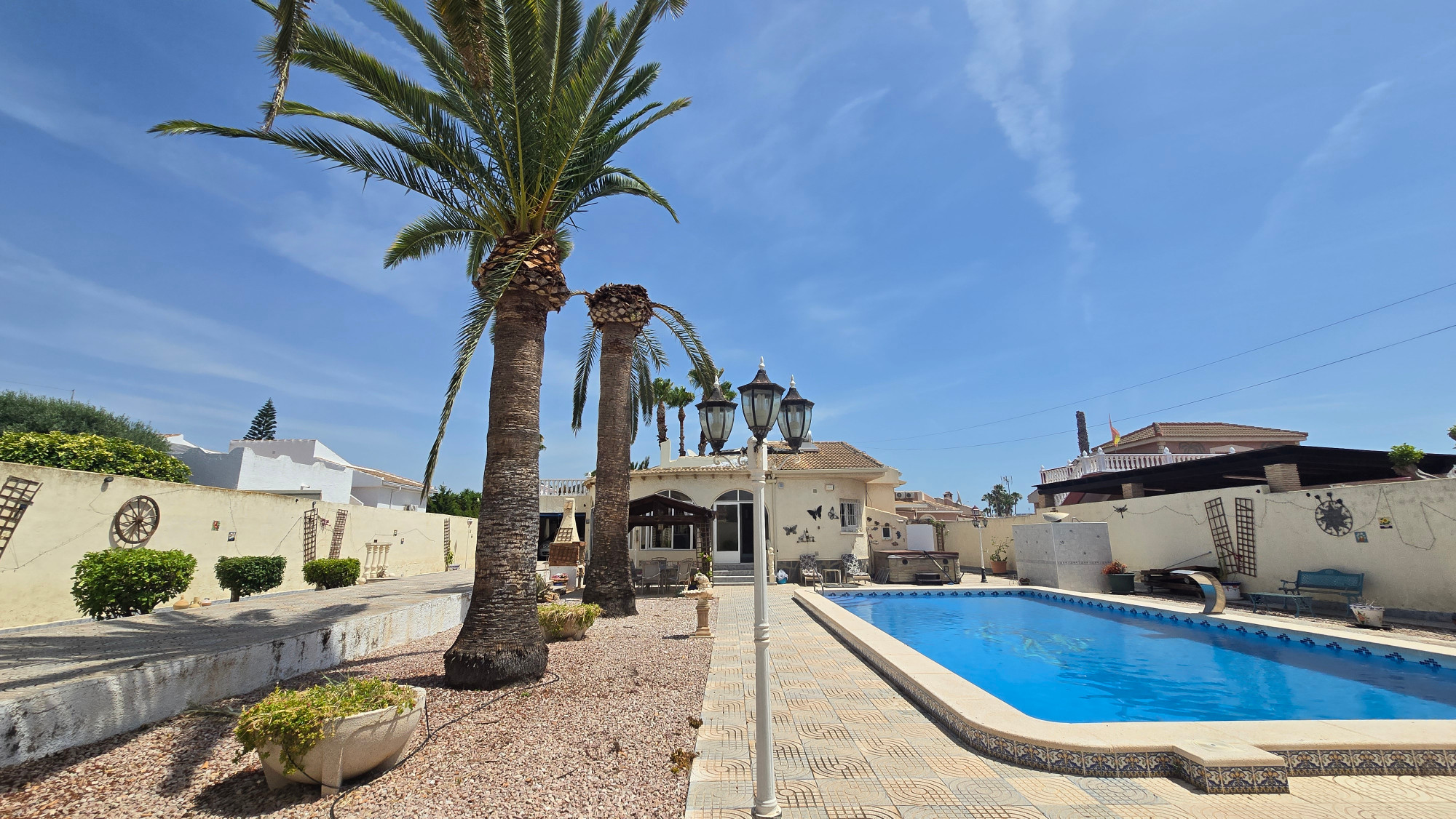 Property for sale - Villa for sale - Torrevieja - San Luis