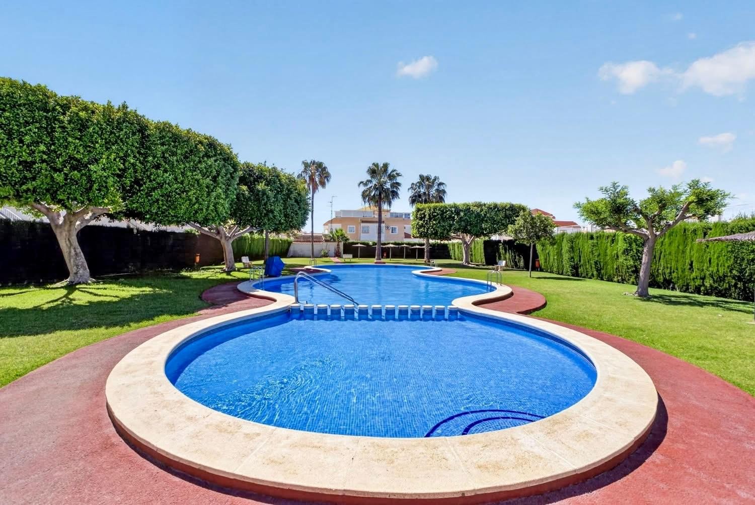 Property for sale - Bungalow for sale - Torrevieja - Altos del Limonar