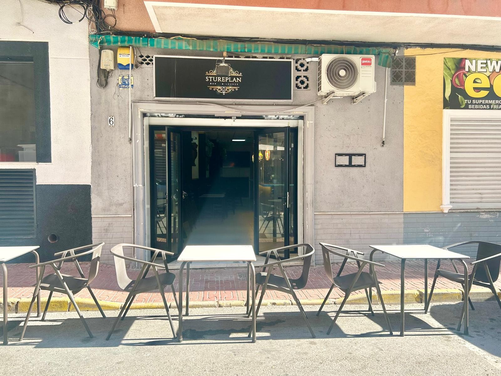 Property for sale - Traspasso - Torrevieja - Playa De Los Locos