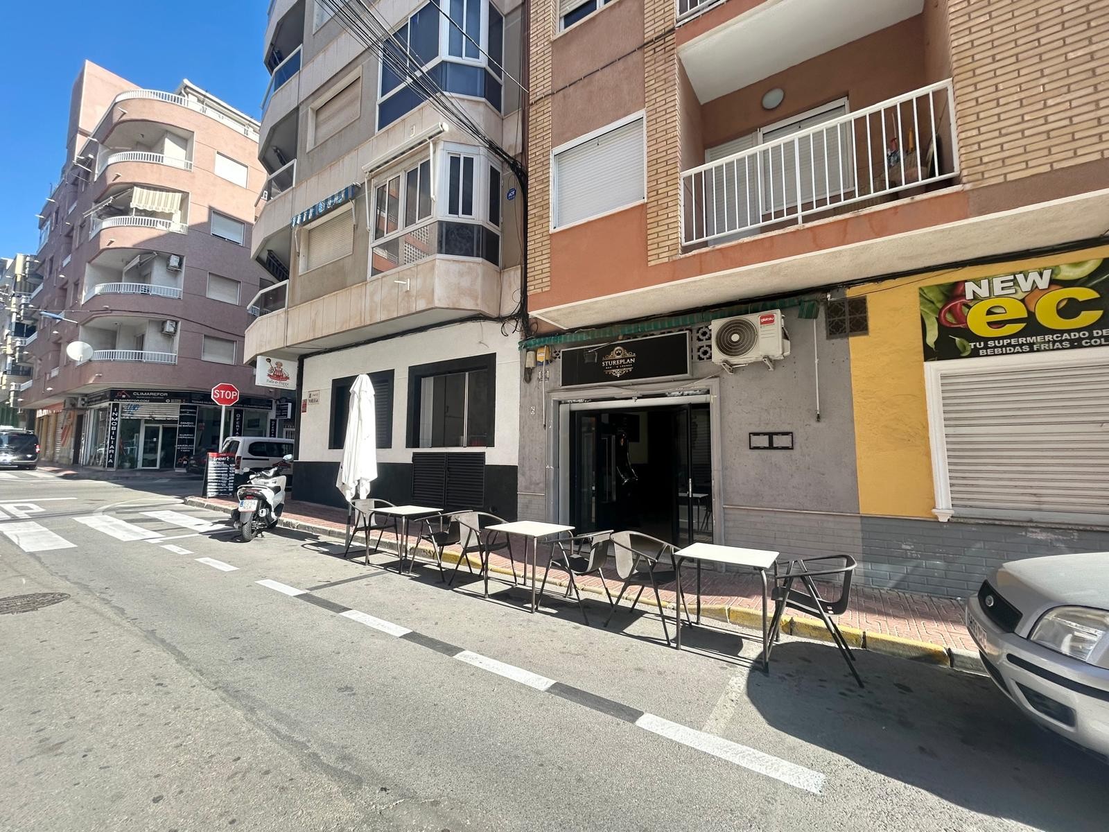 Property for sale - Traspasso - Torrevieja - Playa De Los Locos