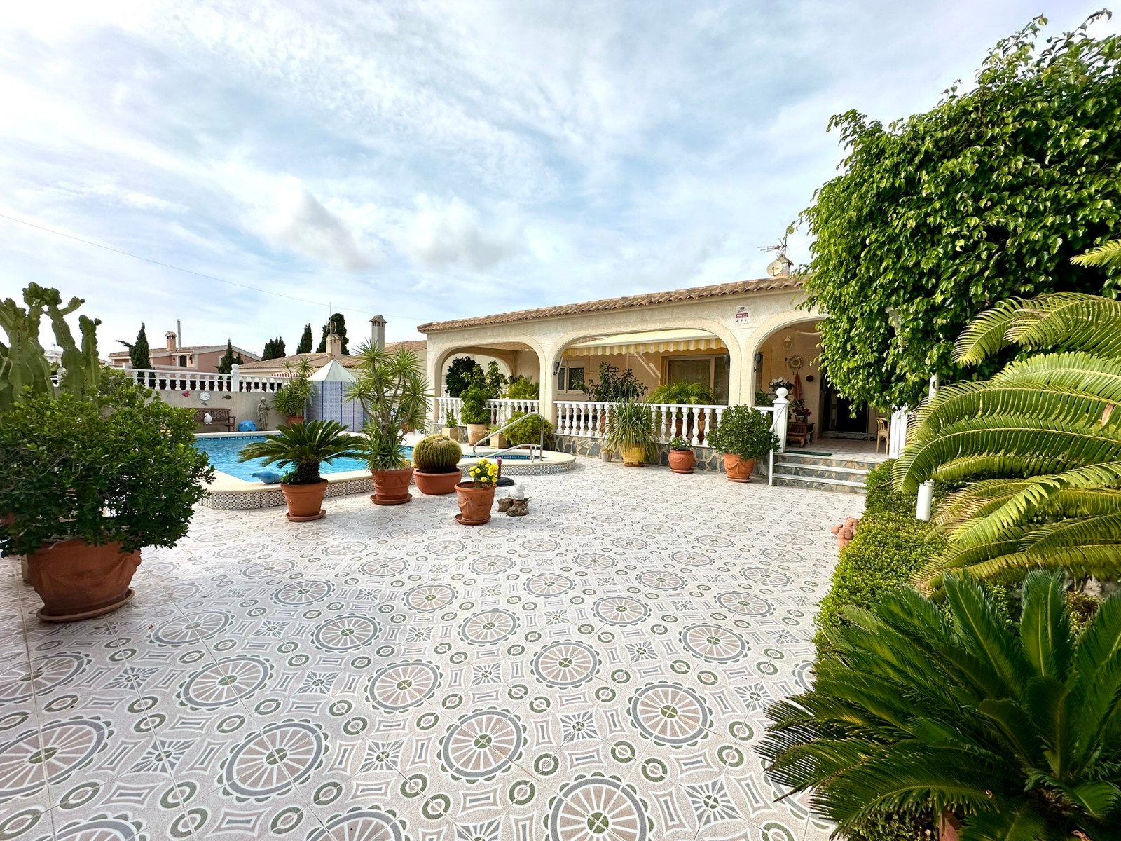 Property for sale - Villa for sale - Torrevieja - El Chaparral