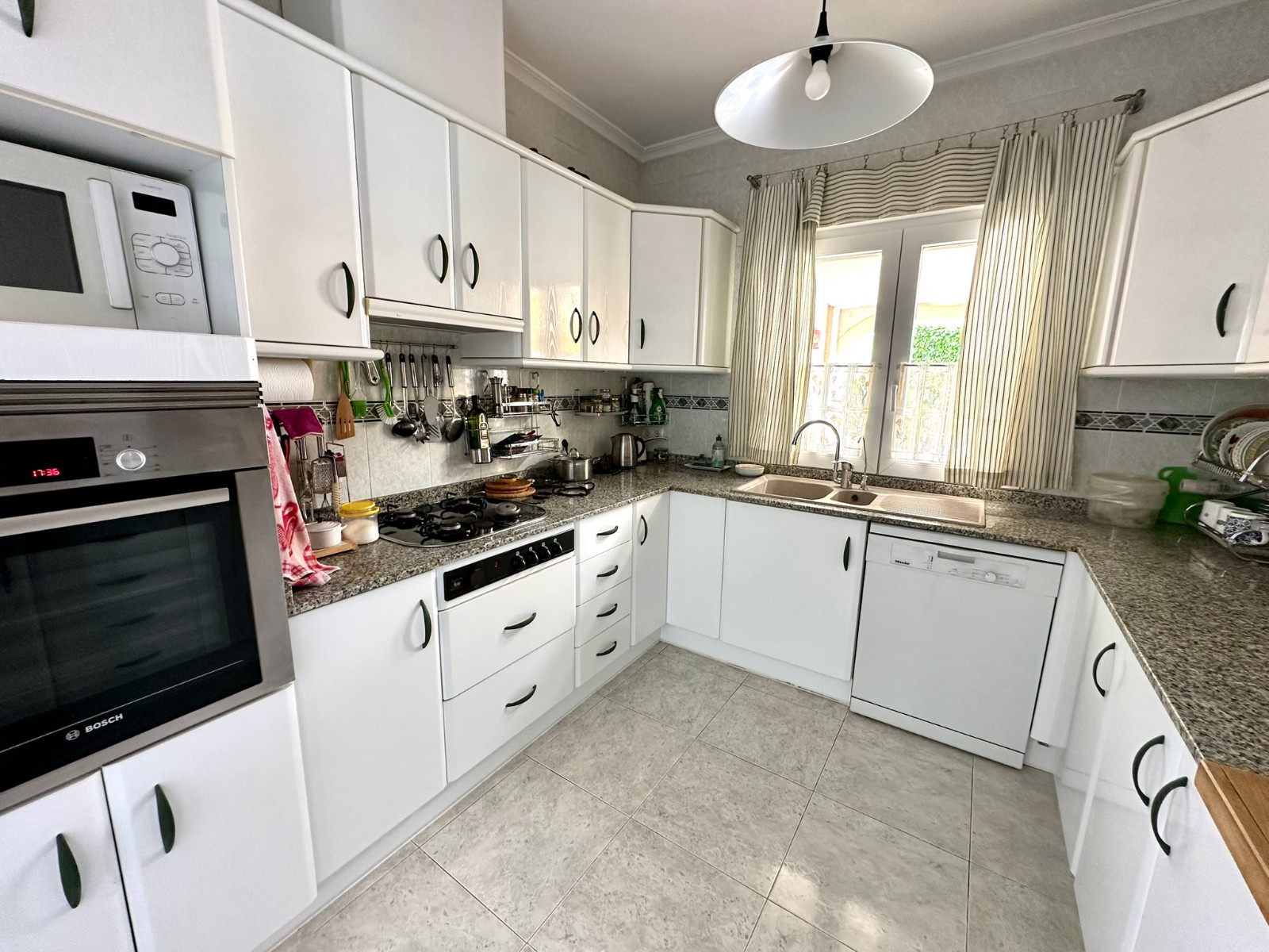 Property for sale - Villa for sale - Torrevieja - El Chaparral