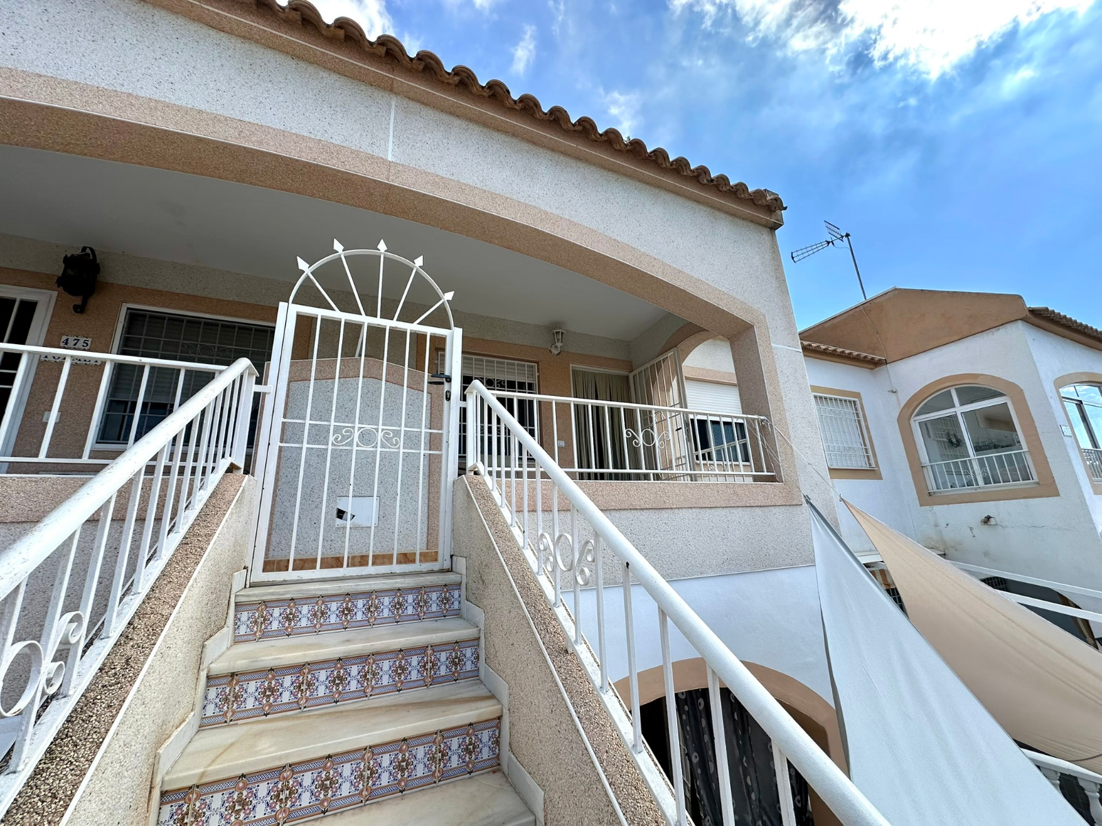 Property for sale - Bungalow for sale - Torrevieja - Altos del Limonar