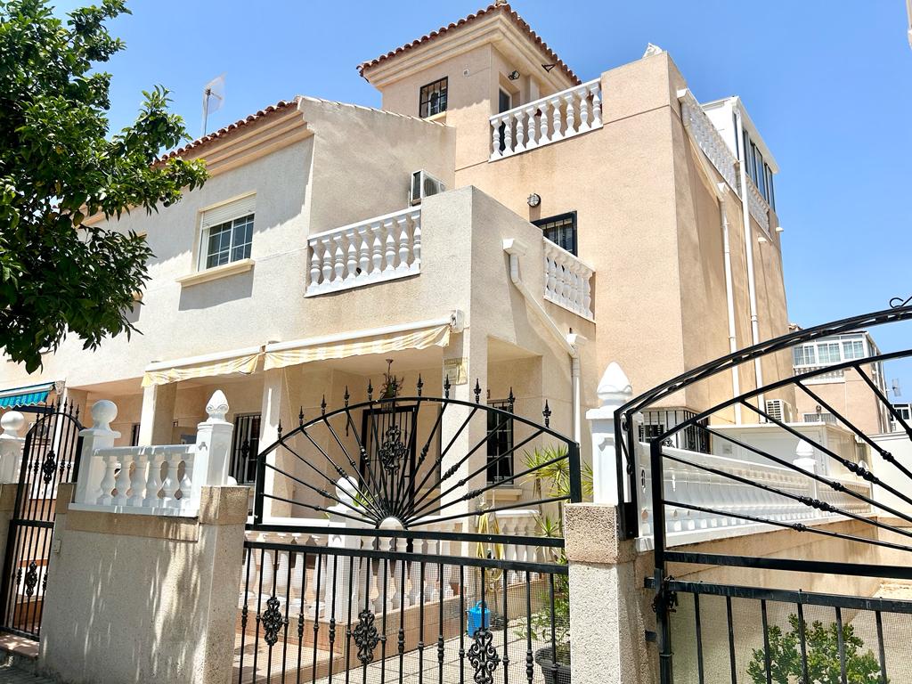 Propiedad vendida - Casa adosada en venta - Torrevieja - La Torreta
