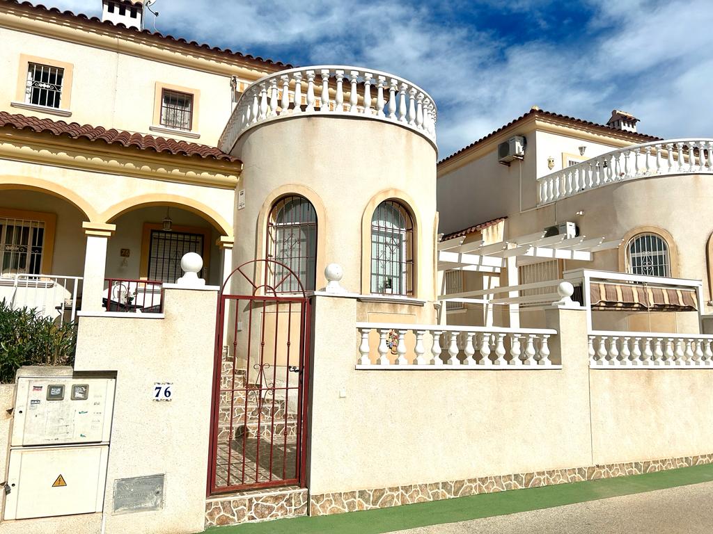 Eigendom verkocht - Rijtjeshuis te koop - Torrevieja - Aguas Nuevas
