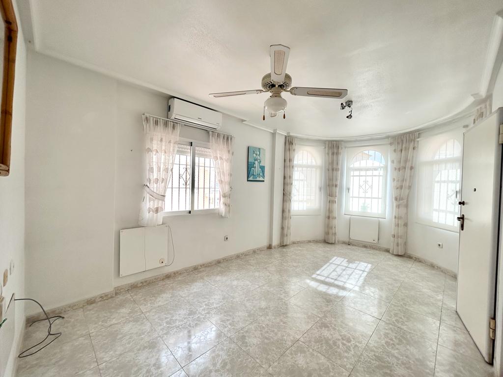 Eigendom verkocht - Rijtjeshuis te koop - Torrevieja - Aguas Nuevas