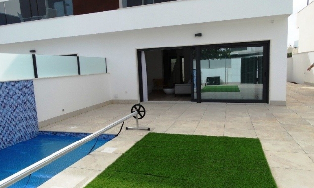 New Property for sale - Villa for sale - Pilar de la Horadada