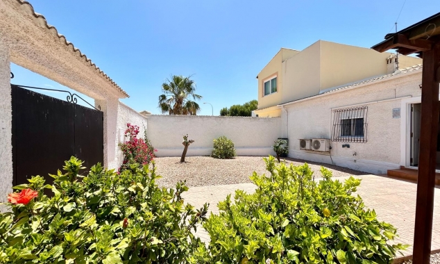 Property for sale - Bungalow for sale - Torrevieja - La Siesta