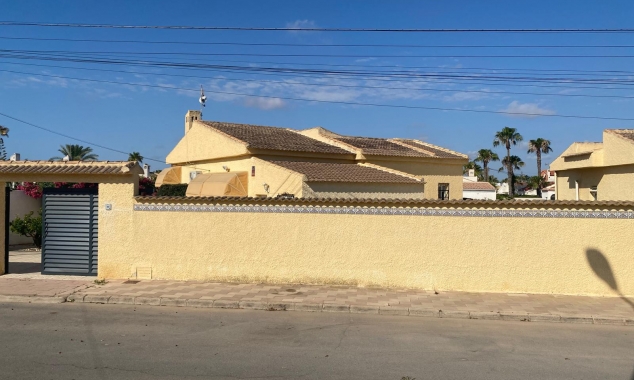 Propriété à vendre - Villa for sale - Torrevieja - El Chaparral