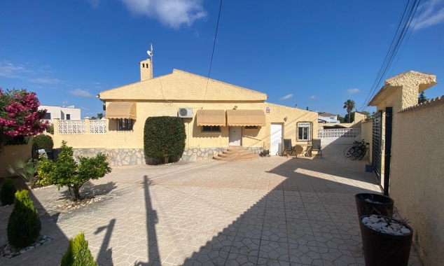 Property for sale - Villa for sale - Torrevieja - El Chaparral