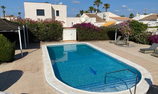 Propiedad en venta - Villa for sale - Torrevieja - El Chaparral