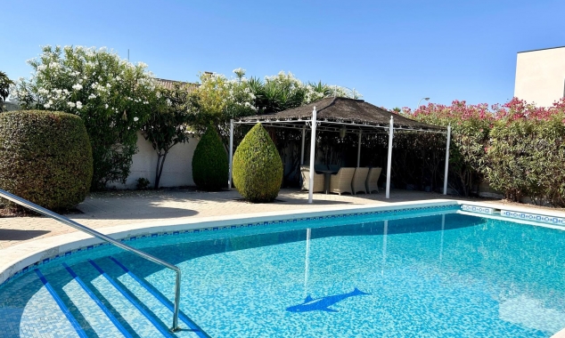 Propriété à vendre - Villa for sale - Torrevieja - El Chaparral