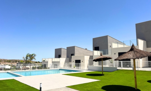 Nueva propiedad en venta - Townhouse for sale - BAOS Y MENDIGO - Altaona Golf And Country Village