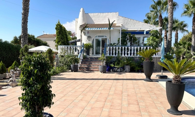 Property for sale - Villa for sale - Torrevieja - San Luis