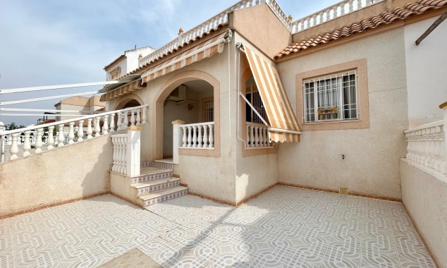 Propiedad en venta - Bungalow for sale - Torrevieja - Altos del Limonar