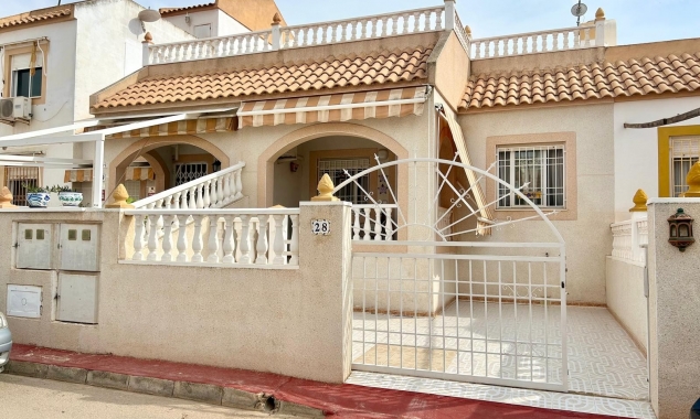 Propiedad en venta - Bungalow for sale - Torrevieja - Altos del Limonar