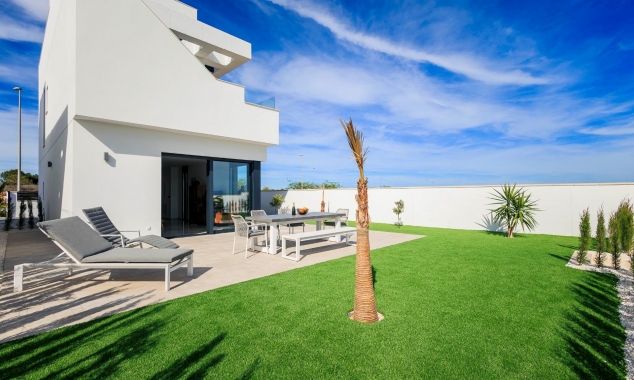 New Property for sale - Villa for sale - Pilar de la Horadada - Lo Romero Golf Course