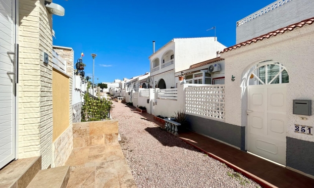 Propiedad en venta - Bungalow for sale - Torrevieja - La Siesta