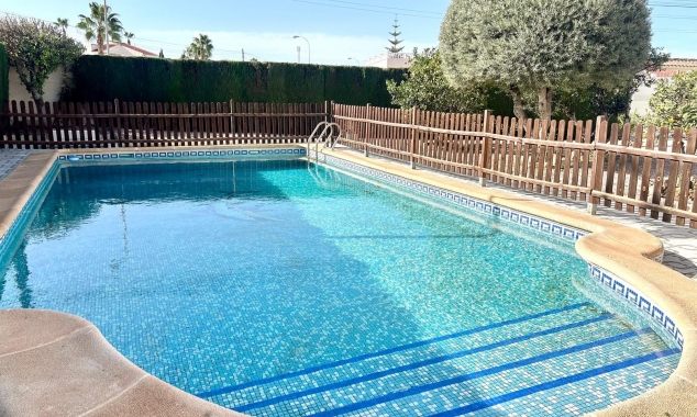 Property for sale - Villa for sale - Torrevieja - La Siesta