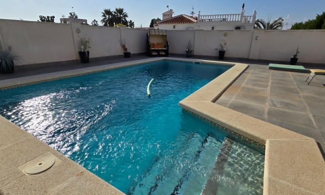 Property for sale - Villa for sale - Torrevieja - La Torreta Florida